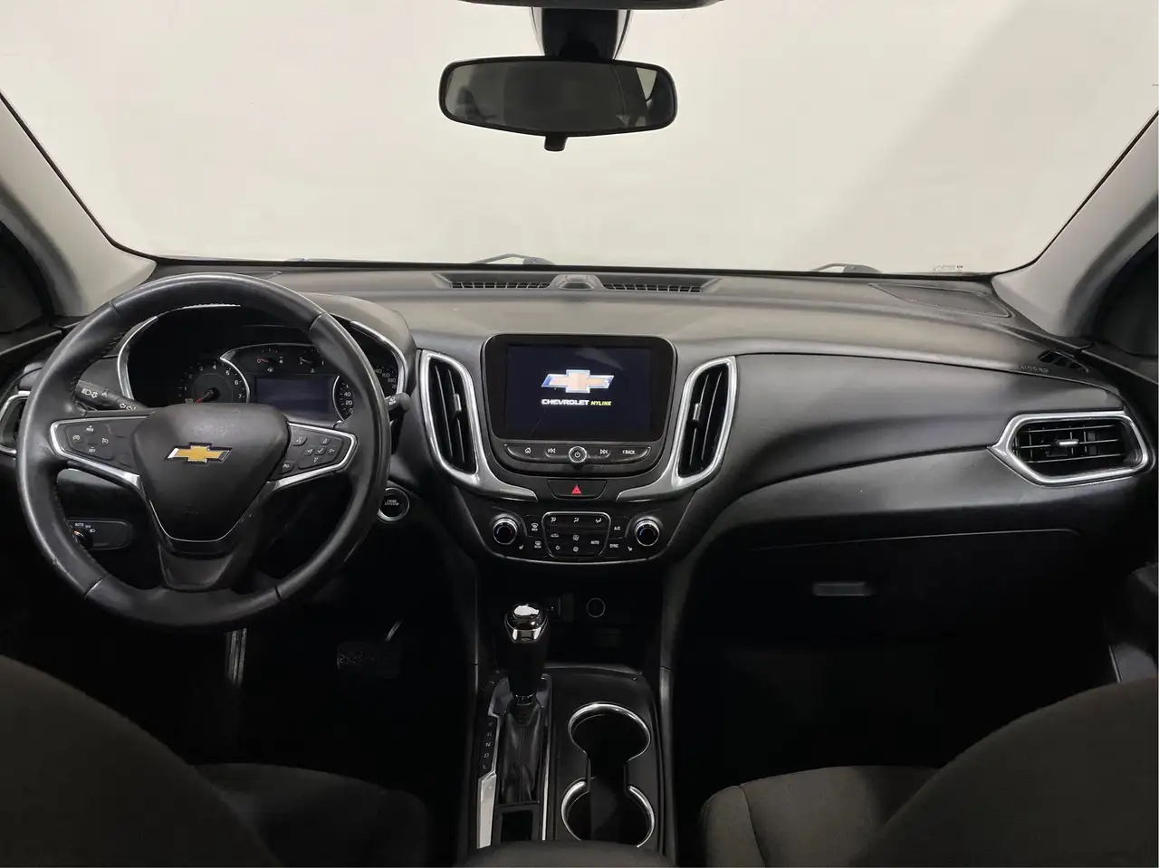 Chevrolet Equinox снимка Chevrolet Equinox
