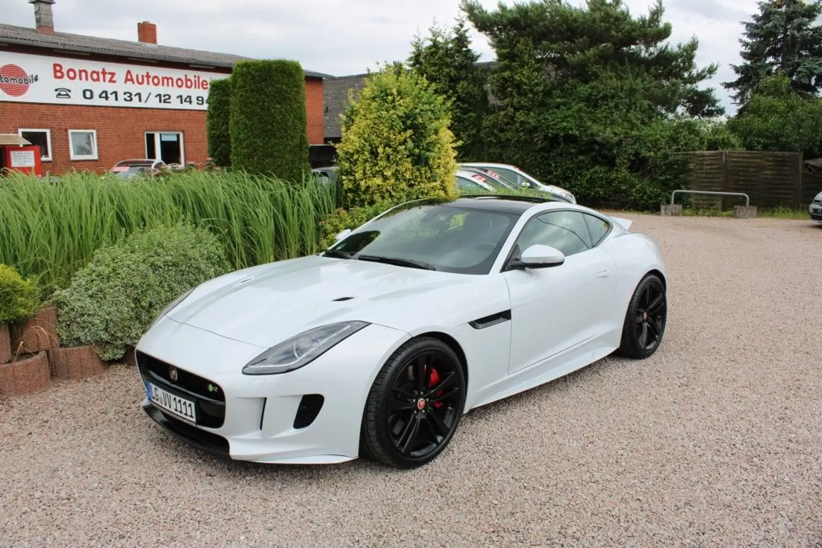 Jaguar F-Type R Coupe AWD Aut. *kein OPF,NP: 133.000,Leder* Weiß - 1