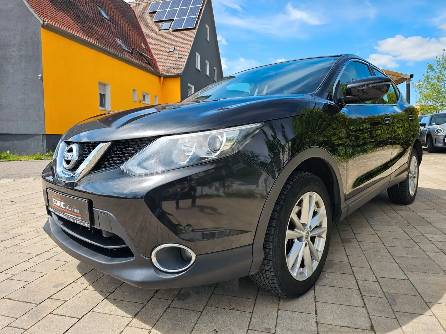 Nissan Qashqai Acenta Schwarz - 2