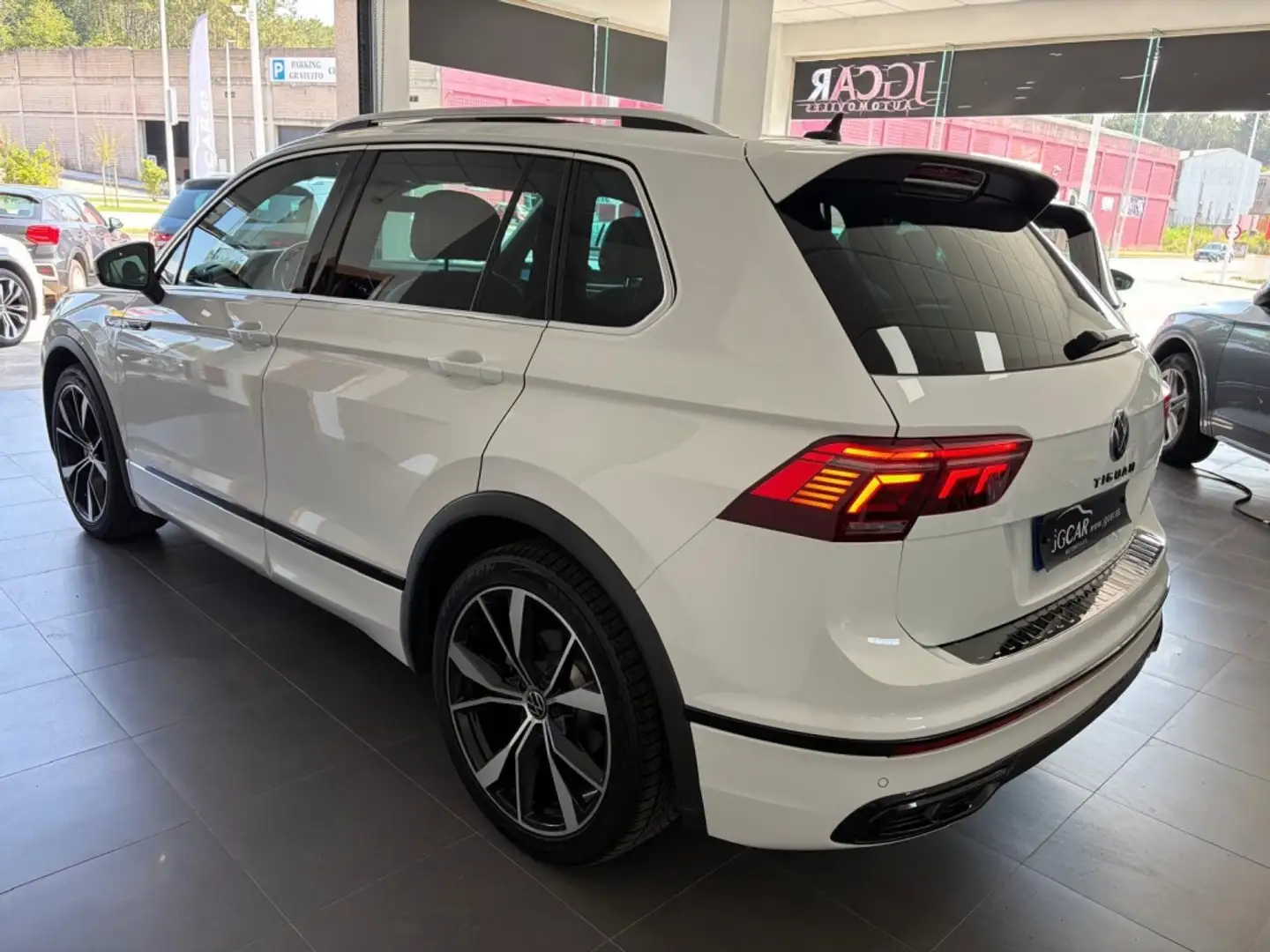 Volkswagen Tiguan 2.0TDI R-Line 4Motion DSG 147kW Blanco - 2