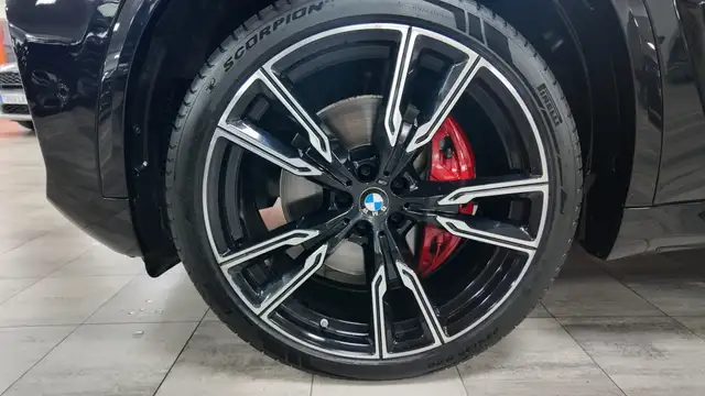 BMW X5 view 12