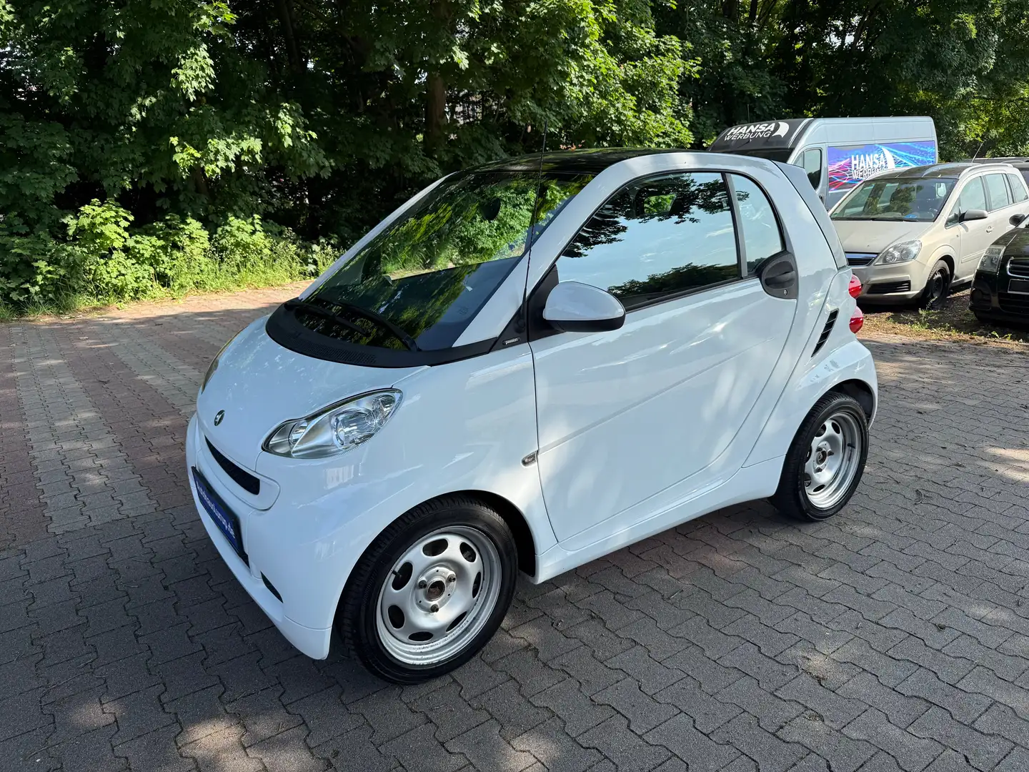 smart forTwo Micro Hybrid Drive 52kW+Klima+Panoramadach Bianco - 1