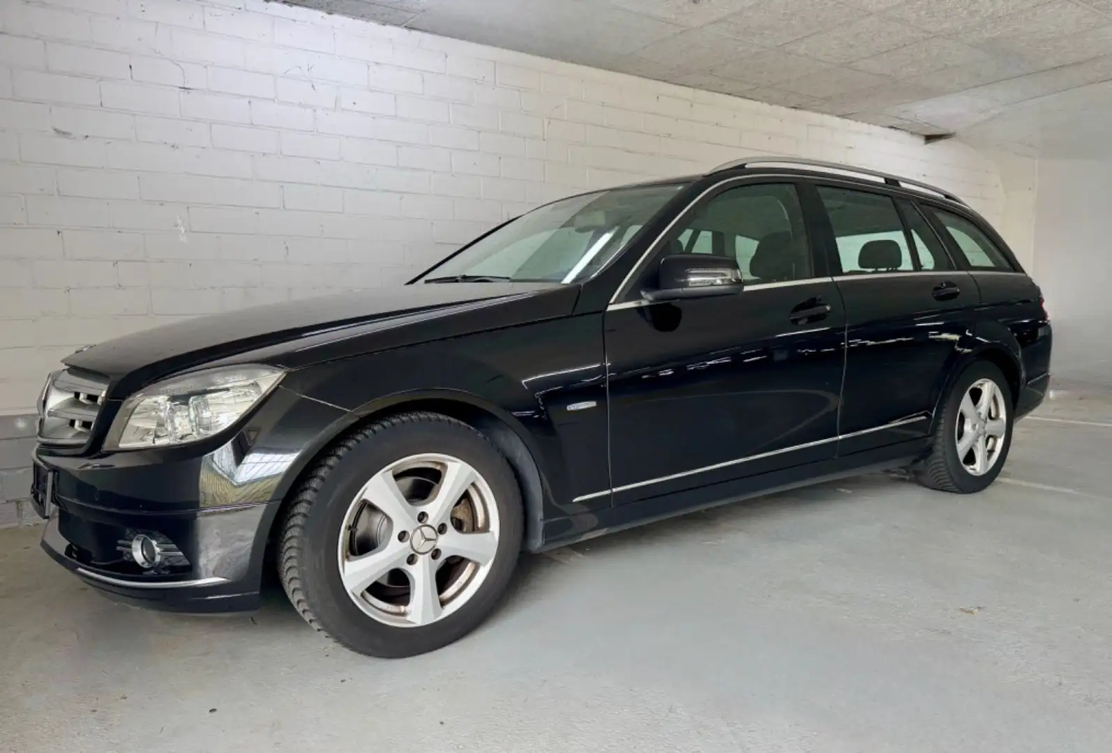 Mercedes-Benz C 180 T CGI BlueEfficiency Avantgarde AUTOMATIK Schwarz - 1