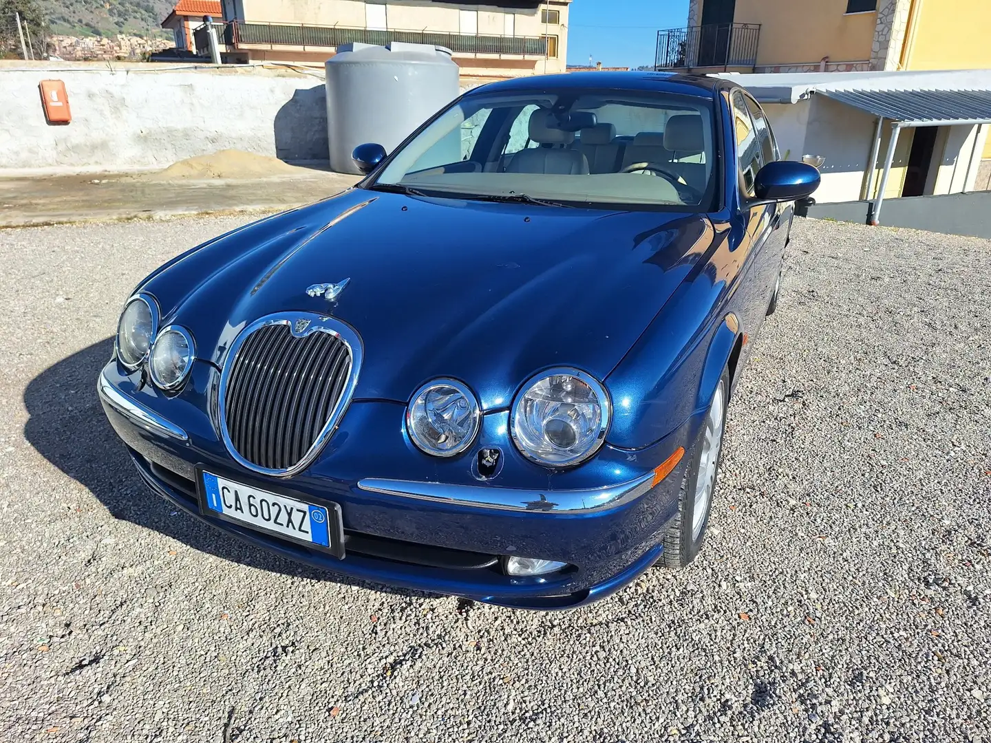 Jaguar S-Type 4.2 V8 - 1