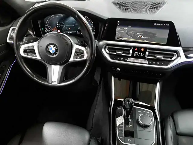 BMW 3 Series view 10