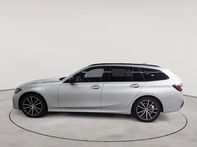 BMW 3 Series view 6
