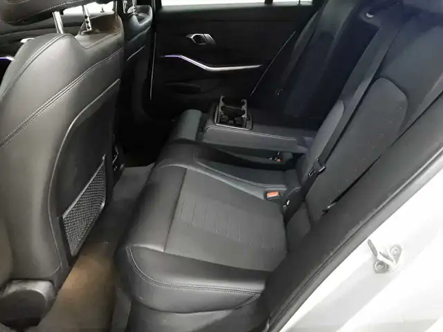 BMW 3 Series view 13