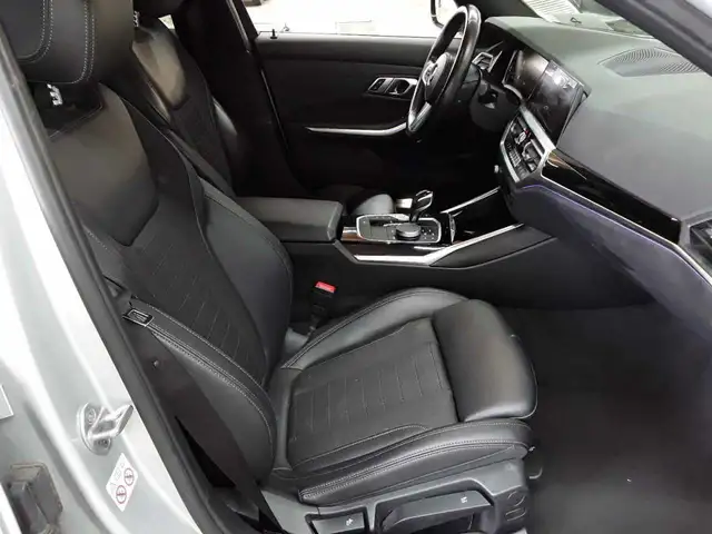 BMW 3 Series view 8