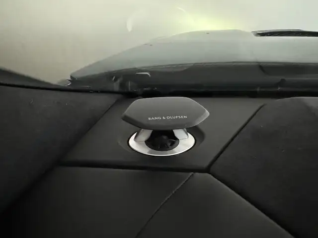 Lamborghini Urus view 8