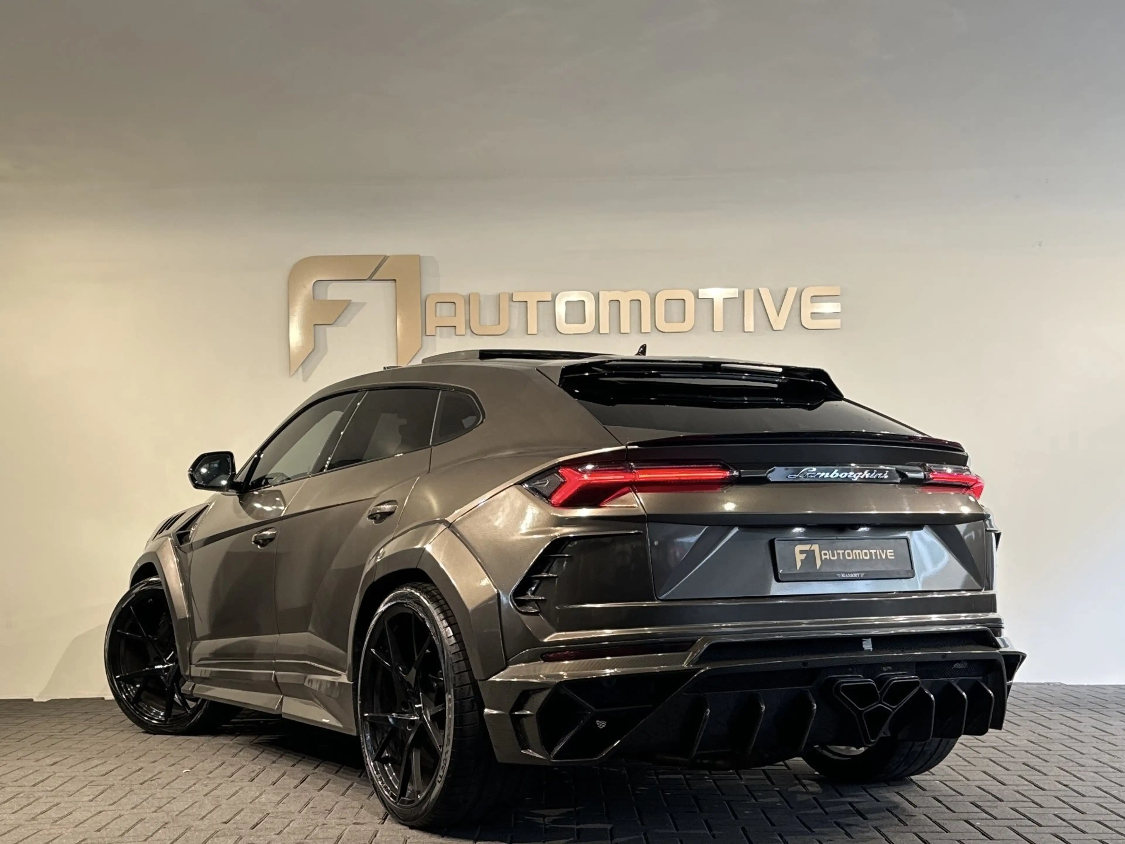 Lamborghini Urus 4.0 V8 Mansory Pano|Carbon|B&O 3D|HuD|Memory|360 — photo 7
