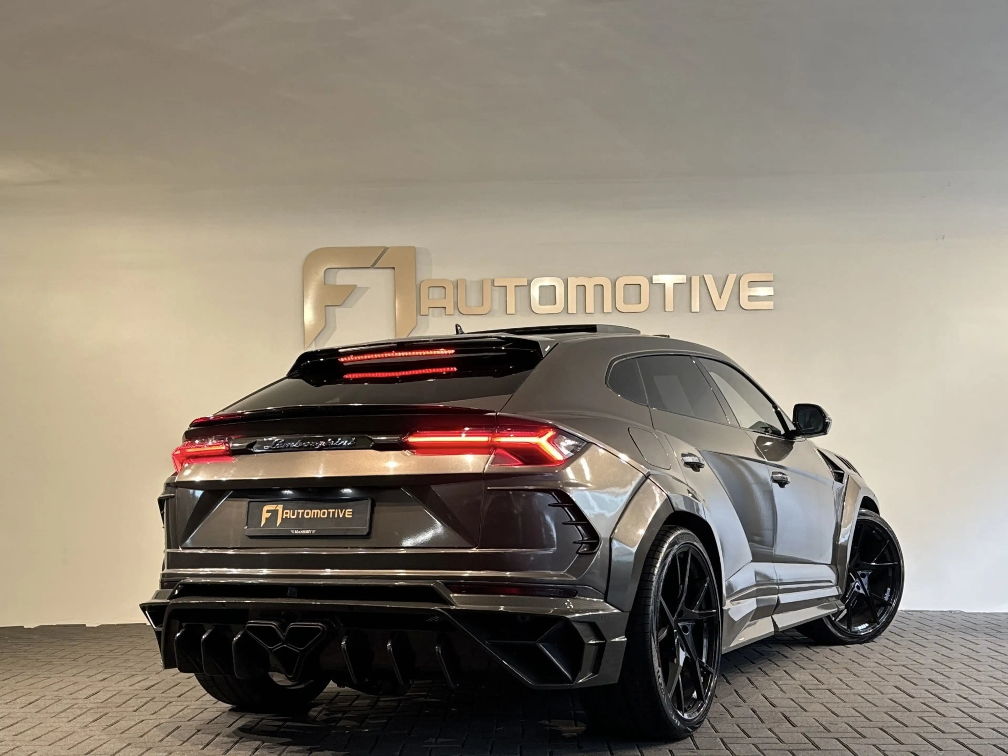 Lamborghini Urus 4.0 V8 Mansory Pano|Carbon|B&O 3D|HuD|Memory|360 — photo 2