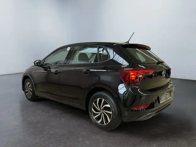 Volkswagen Polo view 4