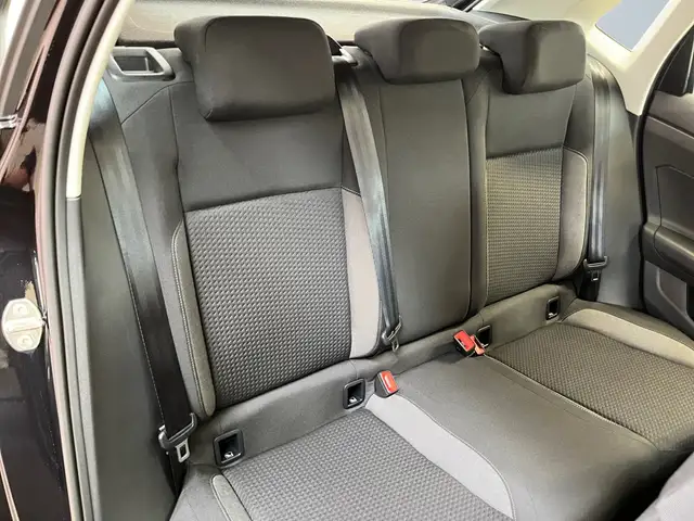 Volkswagen Polo view 11