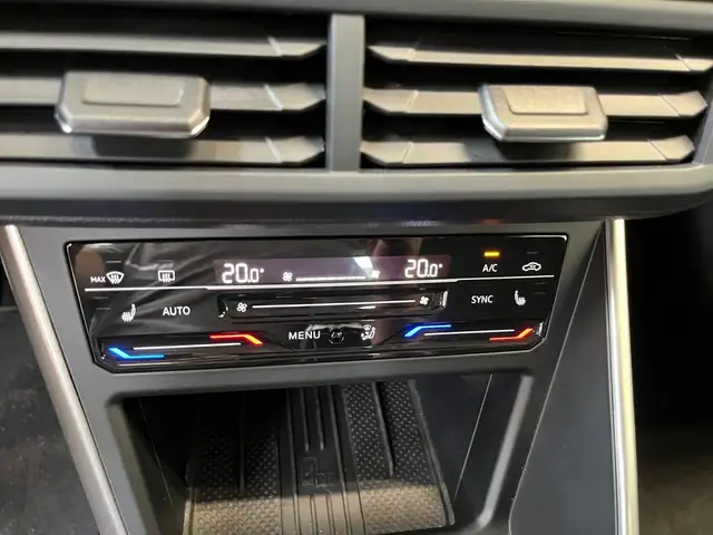 Volkswagen Polo view 18