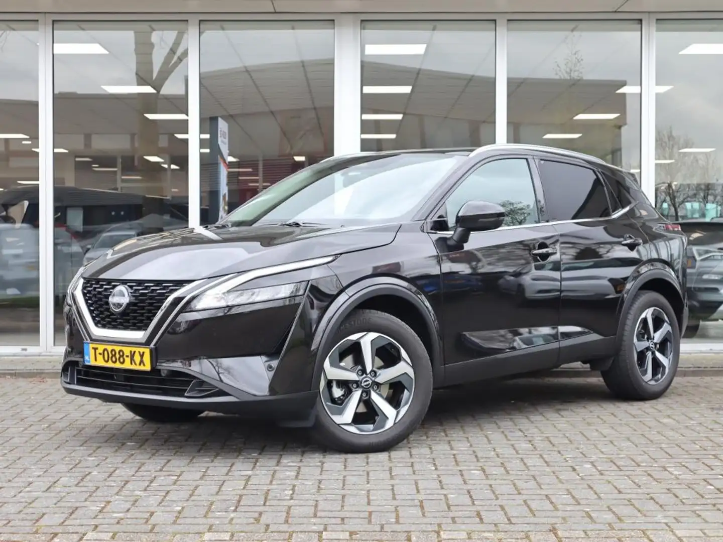 Nissan Qashqai 1.3 MHEV Xtronic N-Connecta | AUTOMAAT | 360 Camer Negro - 2