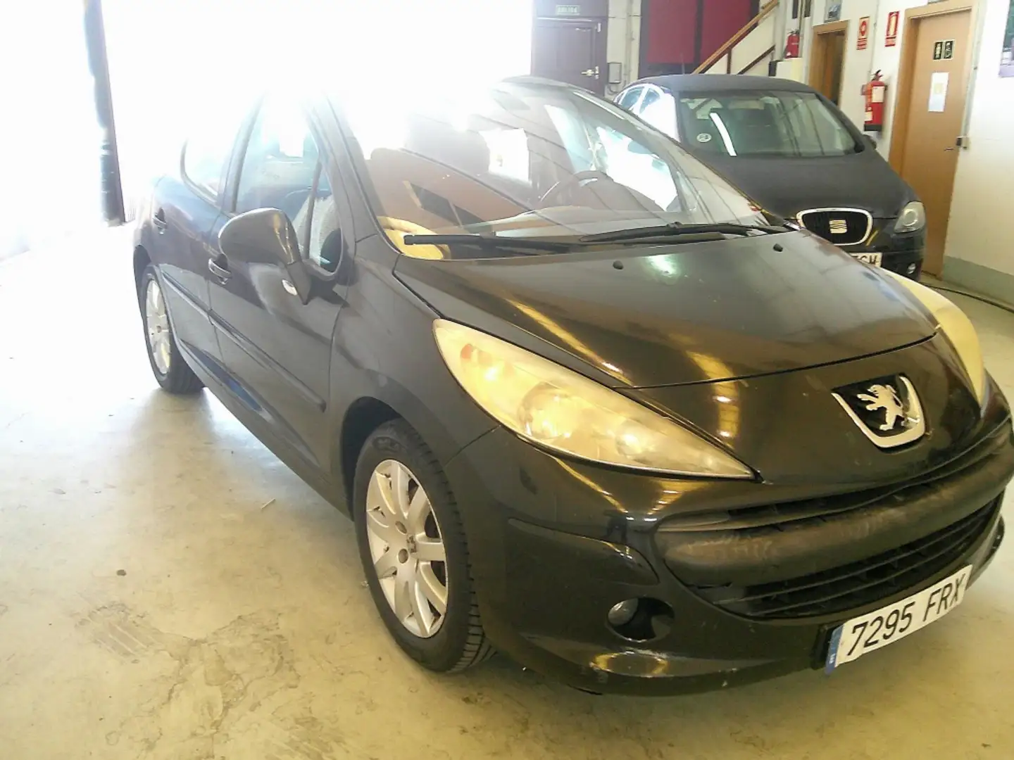 Peugeot 207 1.6 HDI XT Pack 110 Zwart - 2