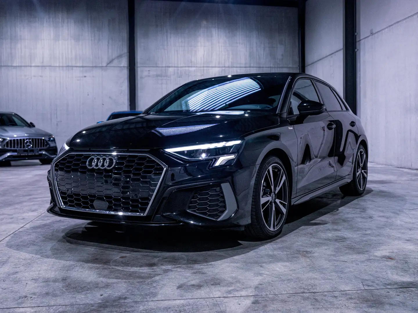 Audi A3 35 TFSI | S-Line | Garantie Noir - 1