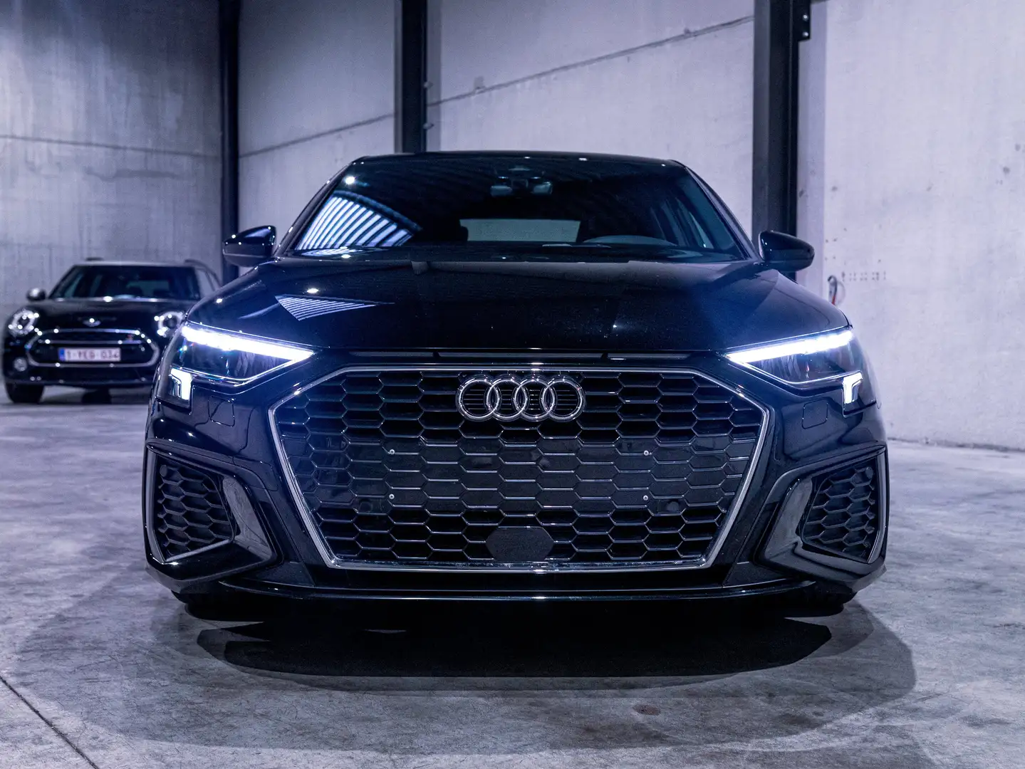 Audi A3 35 TFSI | S-Line | Garantie Noir - 2
