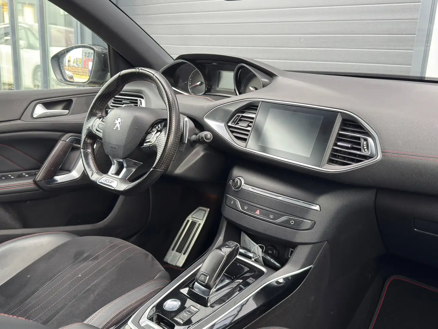 Peugeot 308 SW 1.6 e-THP GT 225 / Automaat / LUXE Uitvoering Schwarz - 2