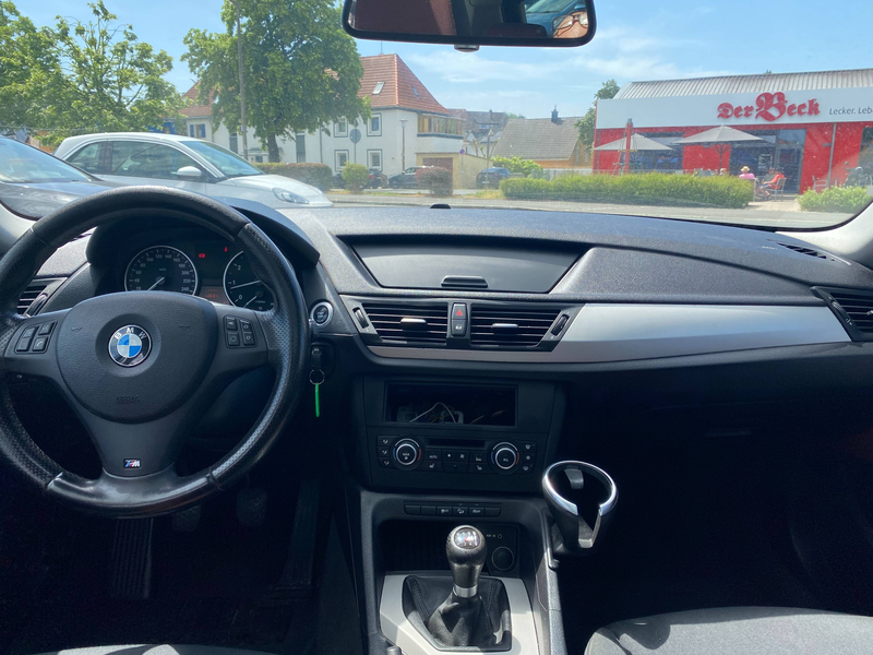 BMW X1 xDrive 20 i — photo 6