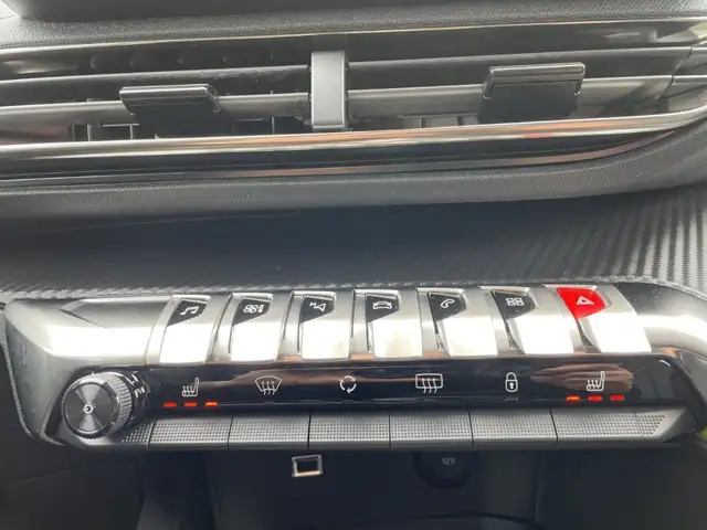 Peugeot 3008 view 18