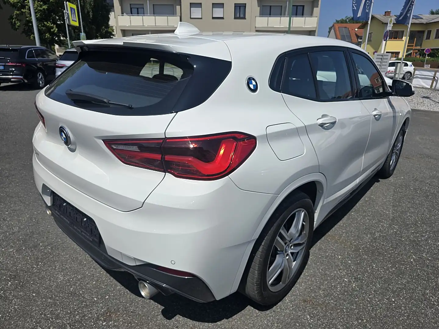 BMW X2 sDrive 18d M Sport Aut. Weiß - 2