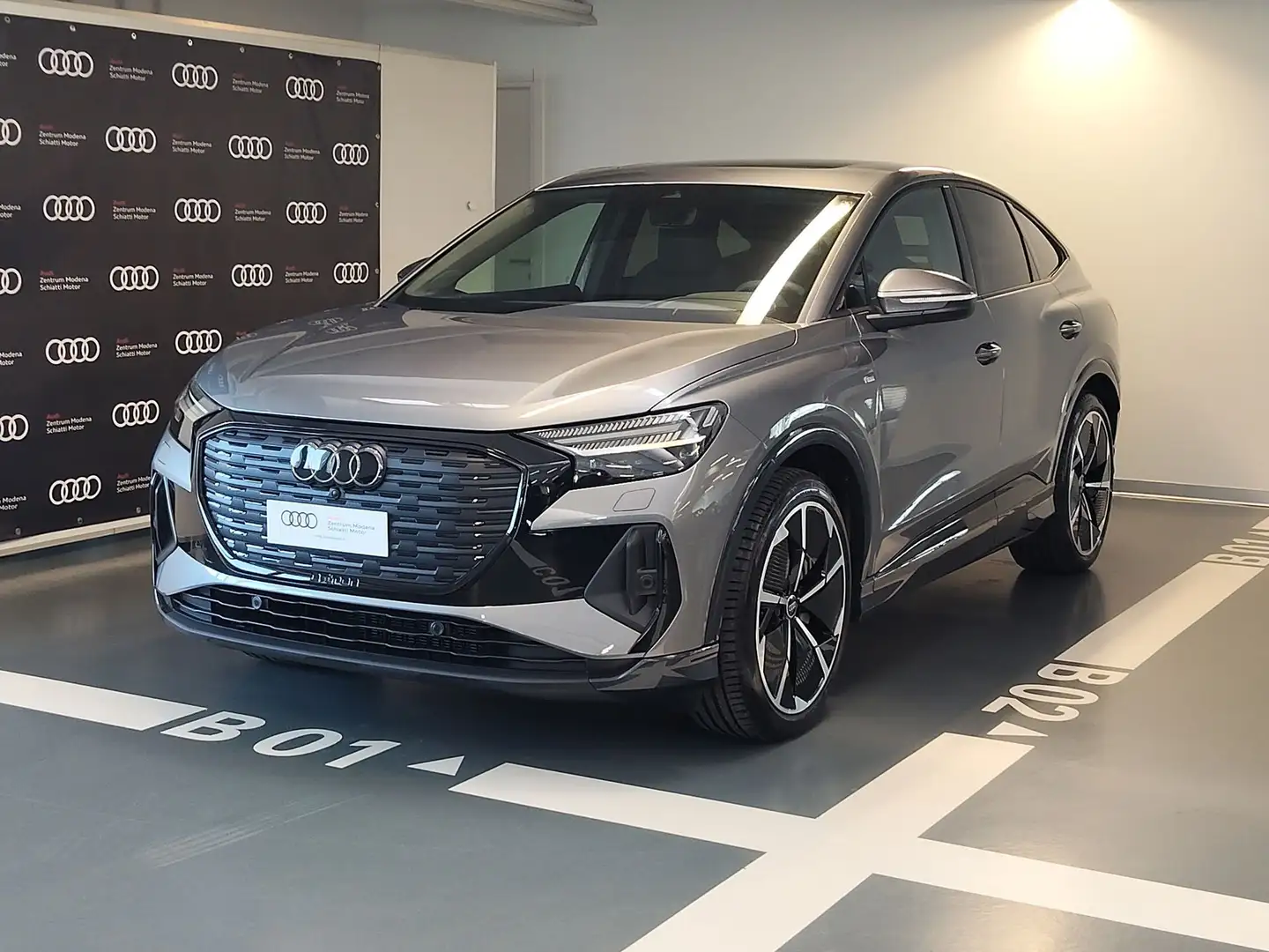 Audi Q4 e-tron Q4 SPB 55 e-tron quattro S line edition Grigio - 1