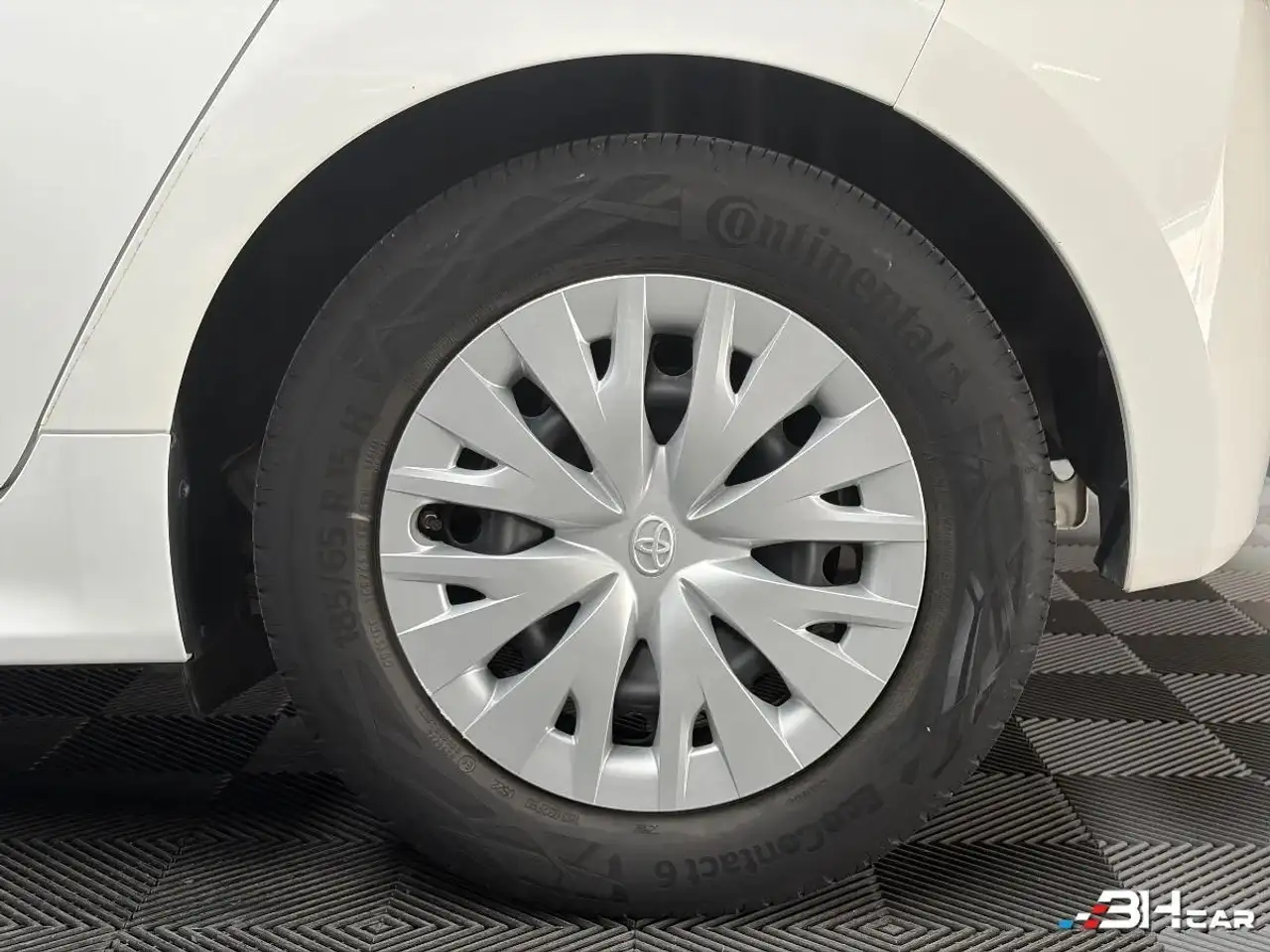 Toyota Yaris Yaris — photo 16