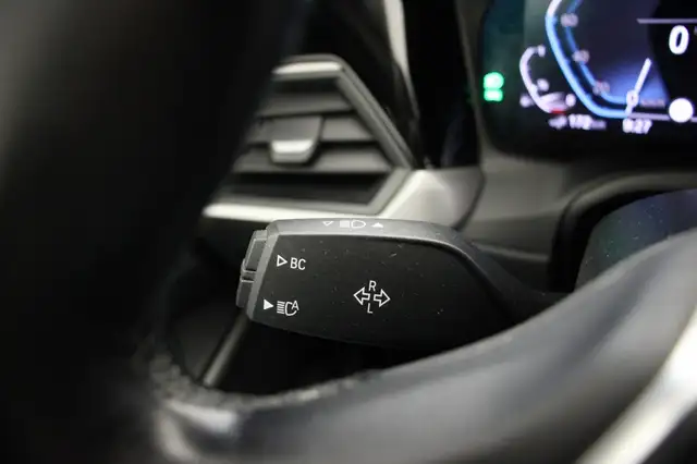 BMW 3 Series view 26