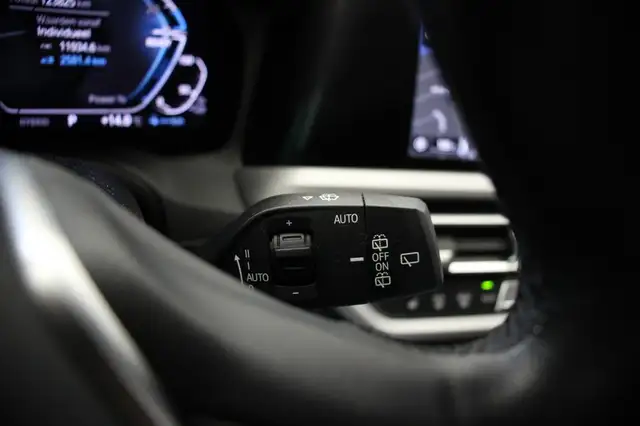 BMW 3 Series view 27