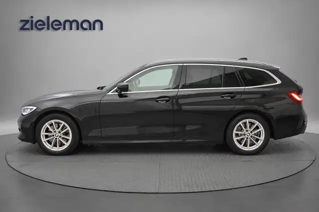 BMW 3 Series view 21