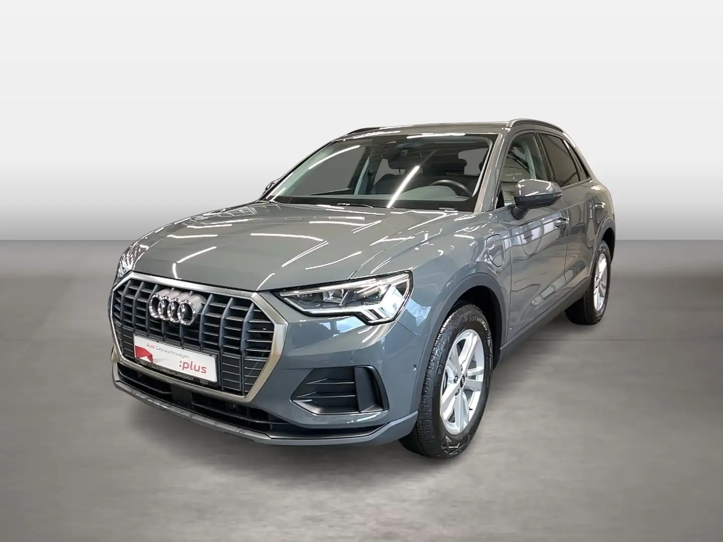 Audi Q3 45 TFSI e S tronic 360 SpurH el.Heck KeyLess Grau - 2