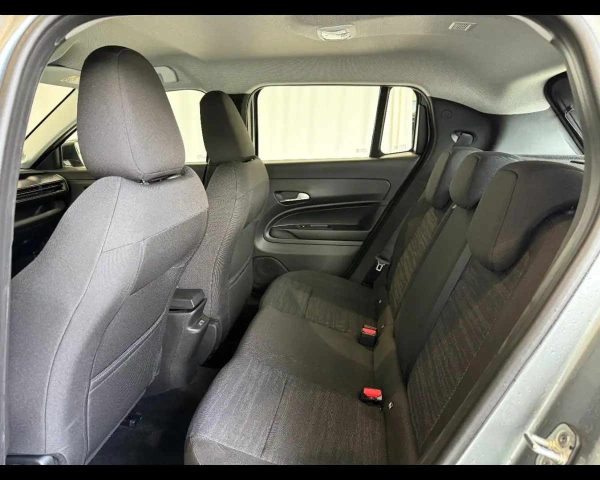 Jeep Avenger 1.2 Turbo e-Hybrid MHEV Longitude 13