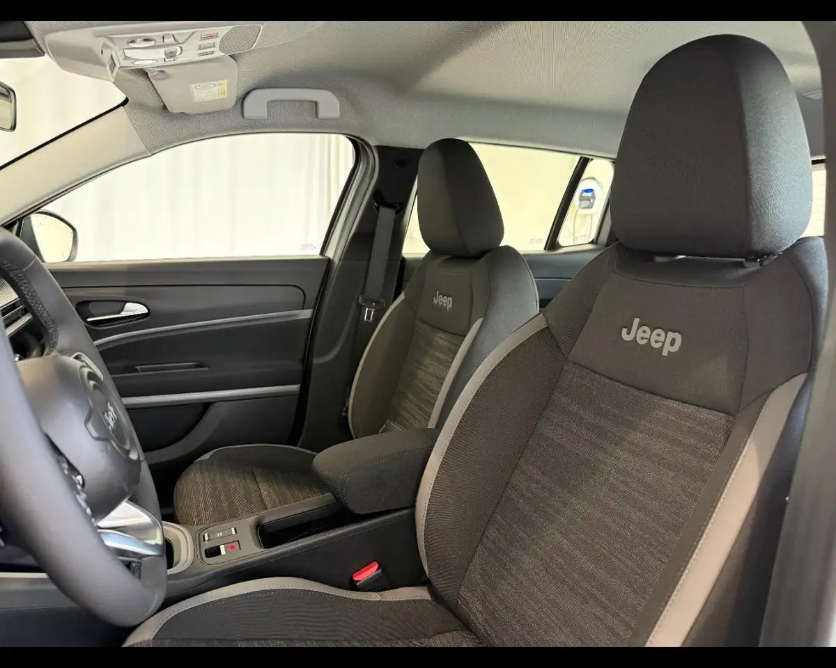 Jeep Avenger 1.2 Turbo e-Hybrid MHEV Longitude 12