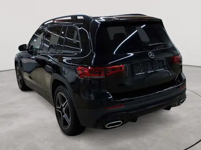 Mercedes-Benz GLB view 5