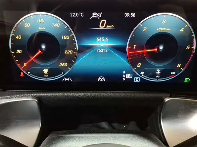 Mercedes-Benz GLB view 11