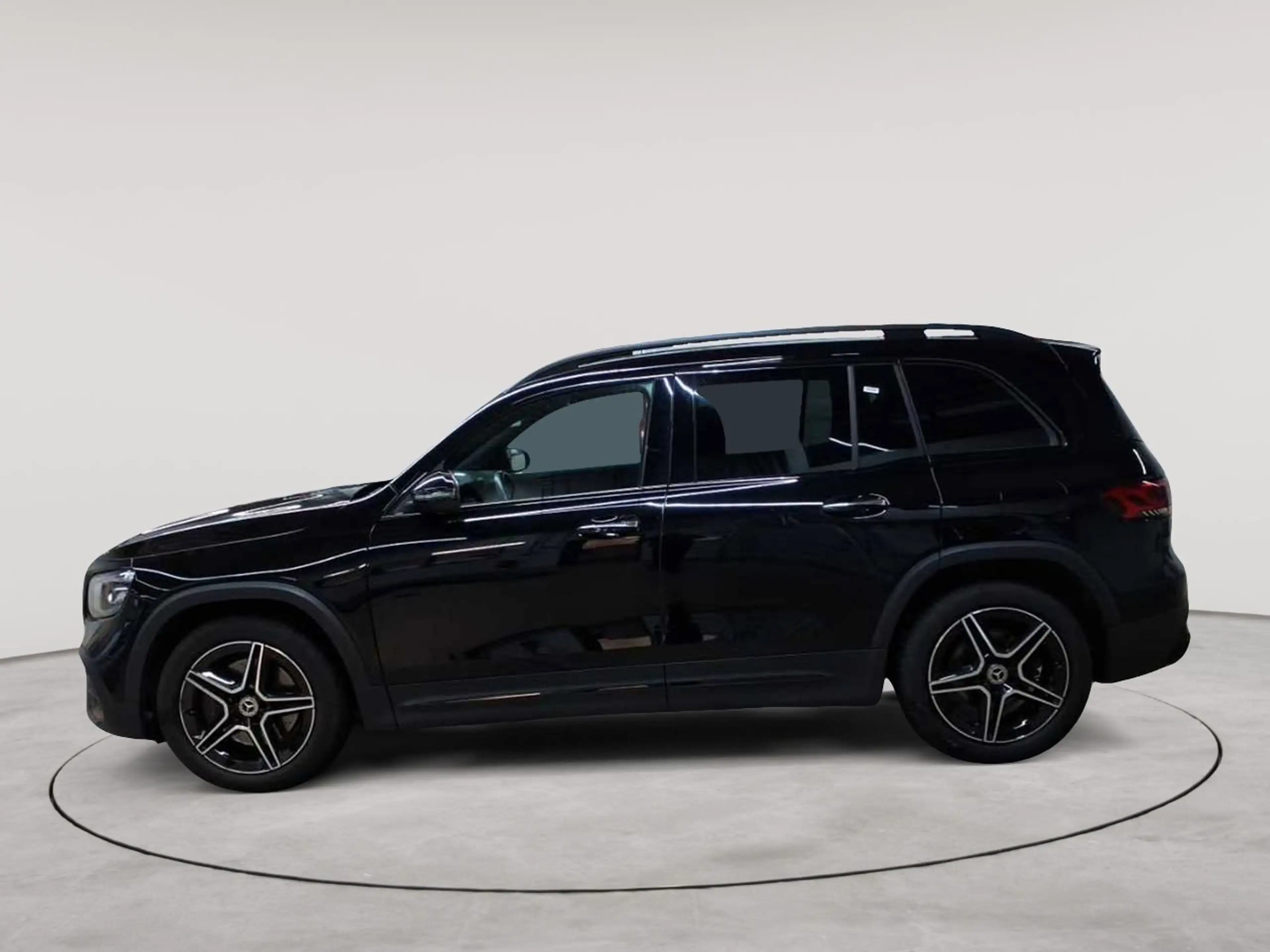 Mercedes-Benz GLB 220 GLB 220d-AMG AHK Beam PANO BusiP AssiP — photo 6