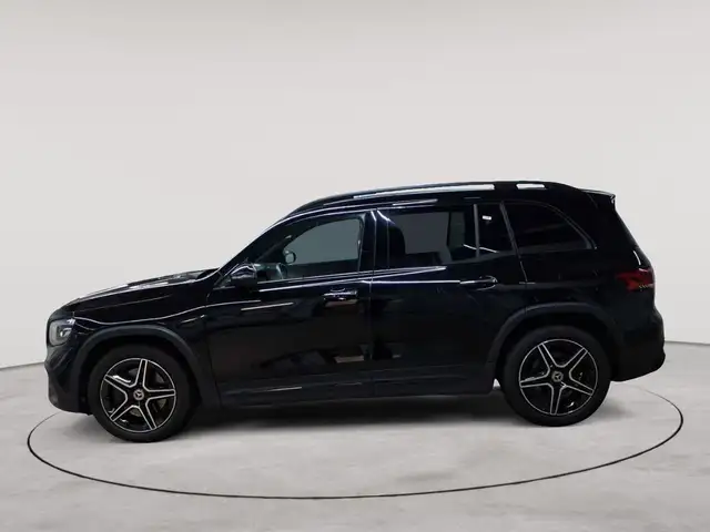 Mercedes-Benz GLB view 6