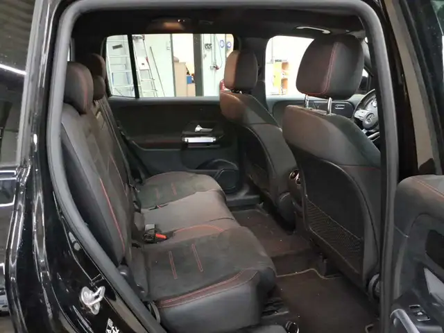 Mercedes-Benz GLB view 14