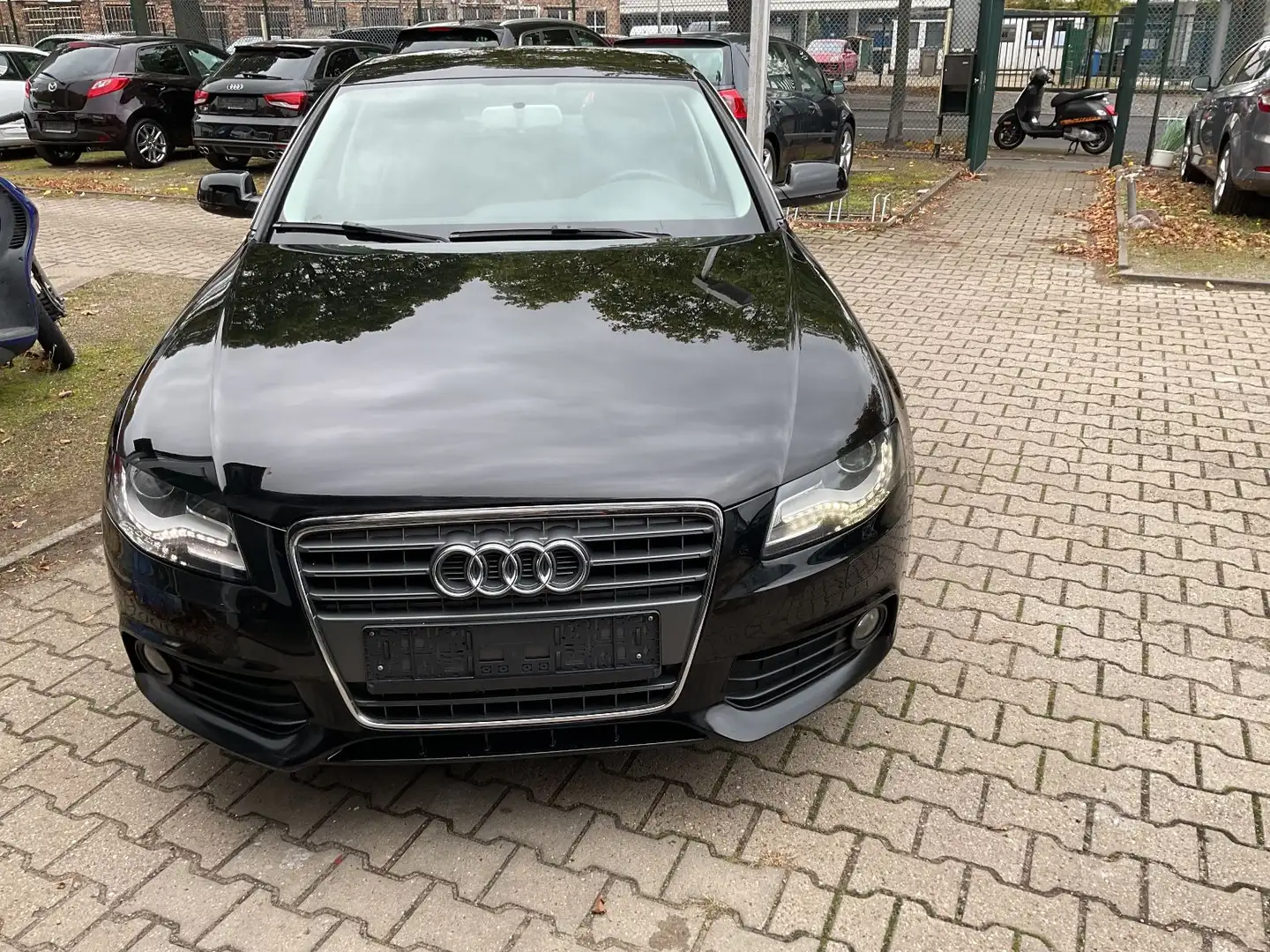 Audi A4 Lim. Ambiente Schwarz - 1