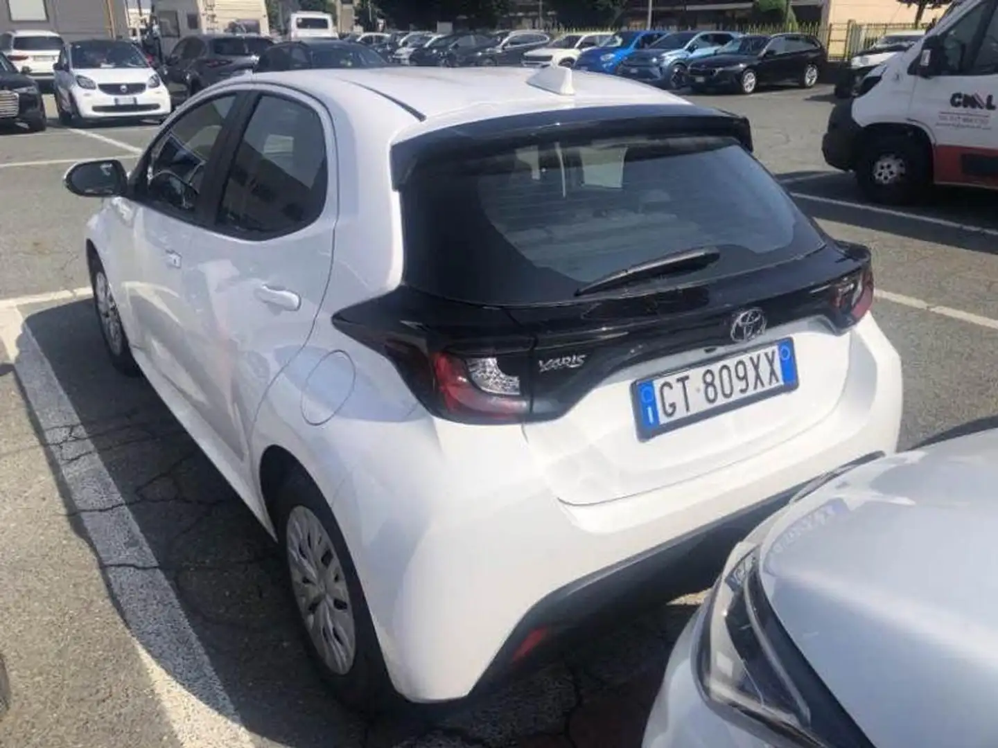 Toyota Yaris 1.5 Hybrid 5 porte Business Blanc - 2