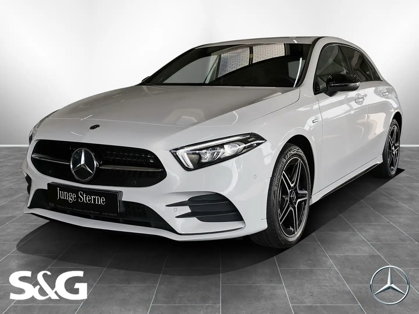 Mercedes-Benz A 250 e AMG TOTWINKEL+KAMERA+NIGHT PAKET+LED+18" Weiß - 1