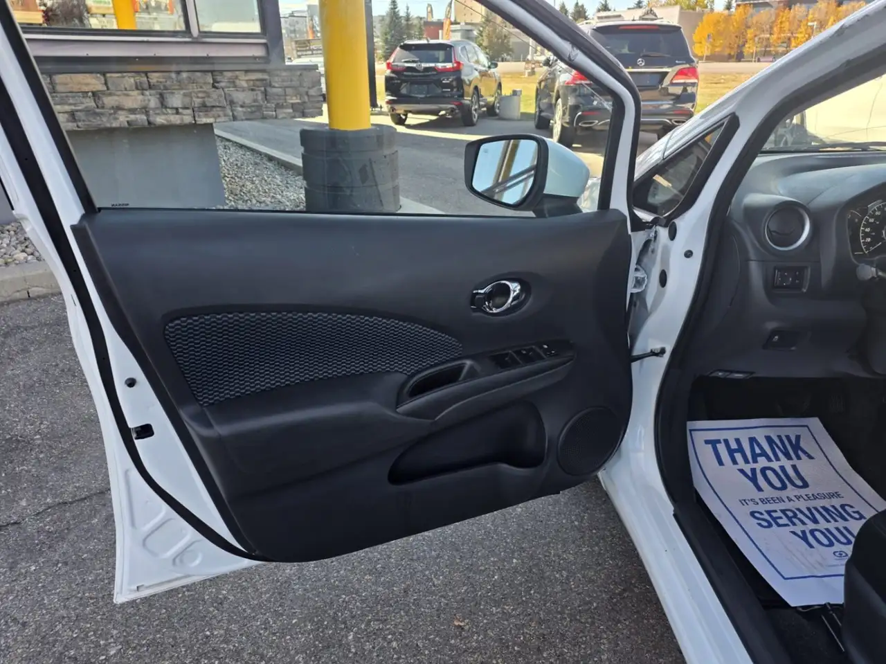 Nissan Note снимка Nissan Note