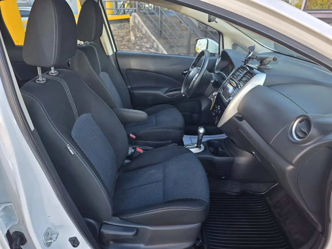 Nissan Note снимка Nissan Note