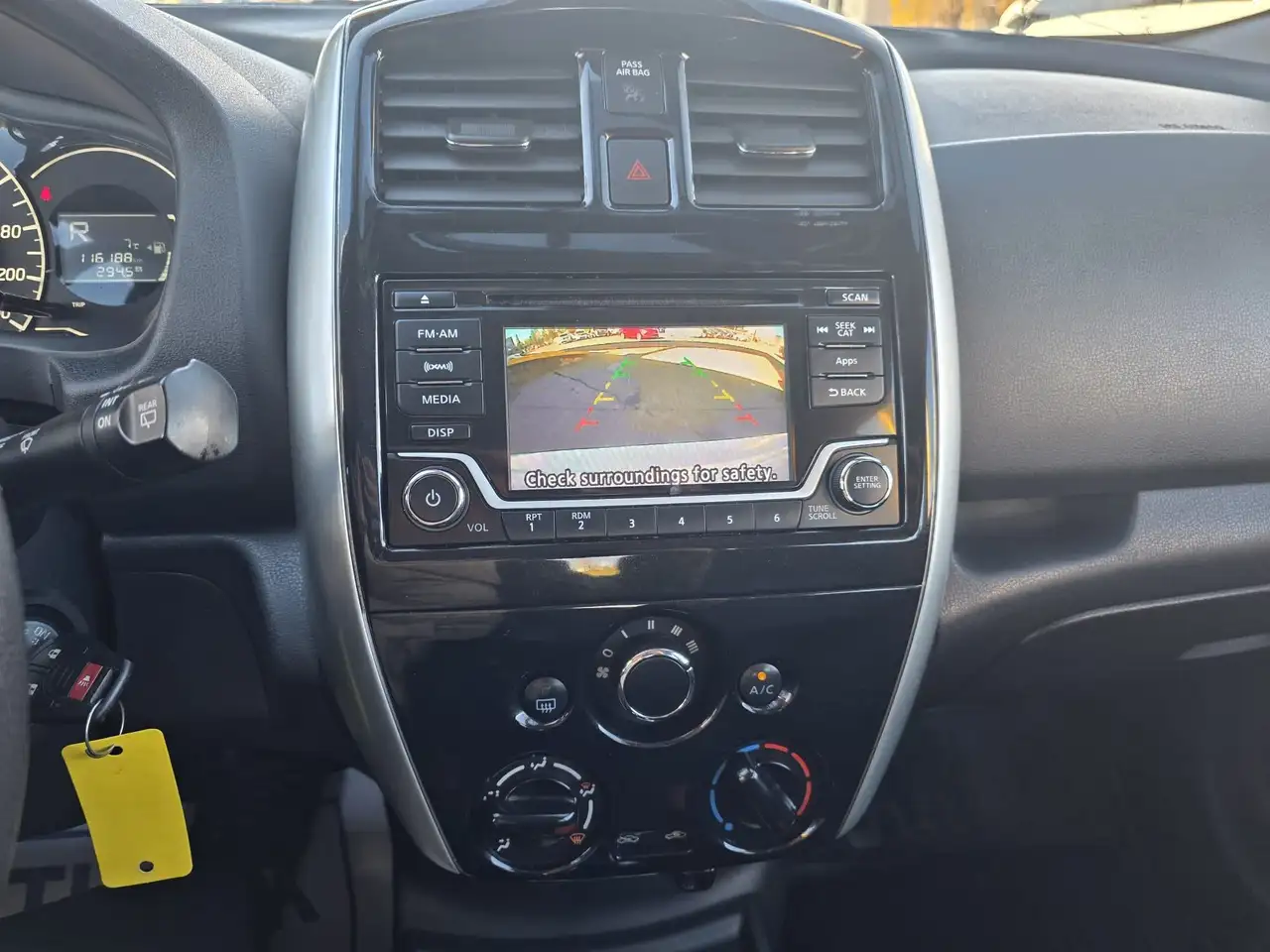 Nissan Note снимка Nissan Note