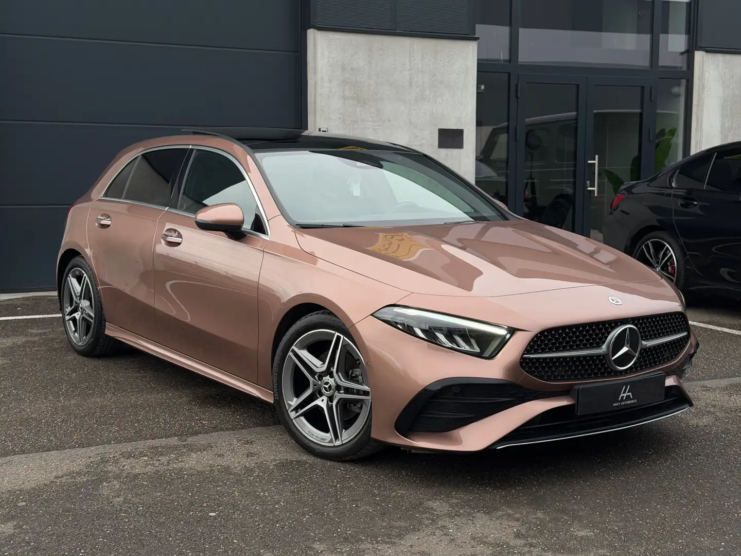 Mercedes-Benz A 180 e hybride AMG *Toit Pano/ LED/ Caméra* Garantie Bronze - 1