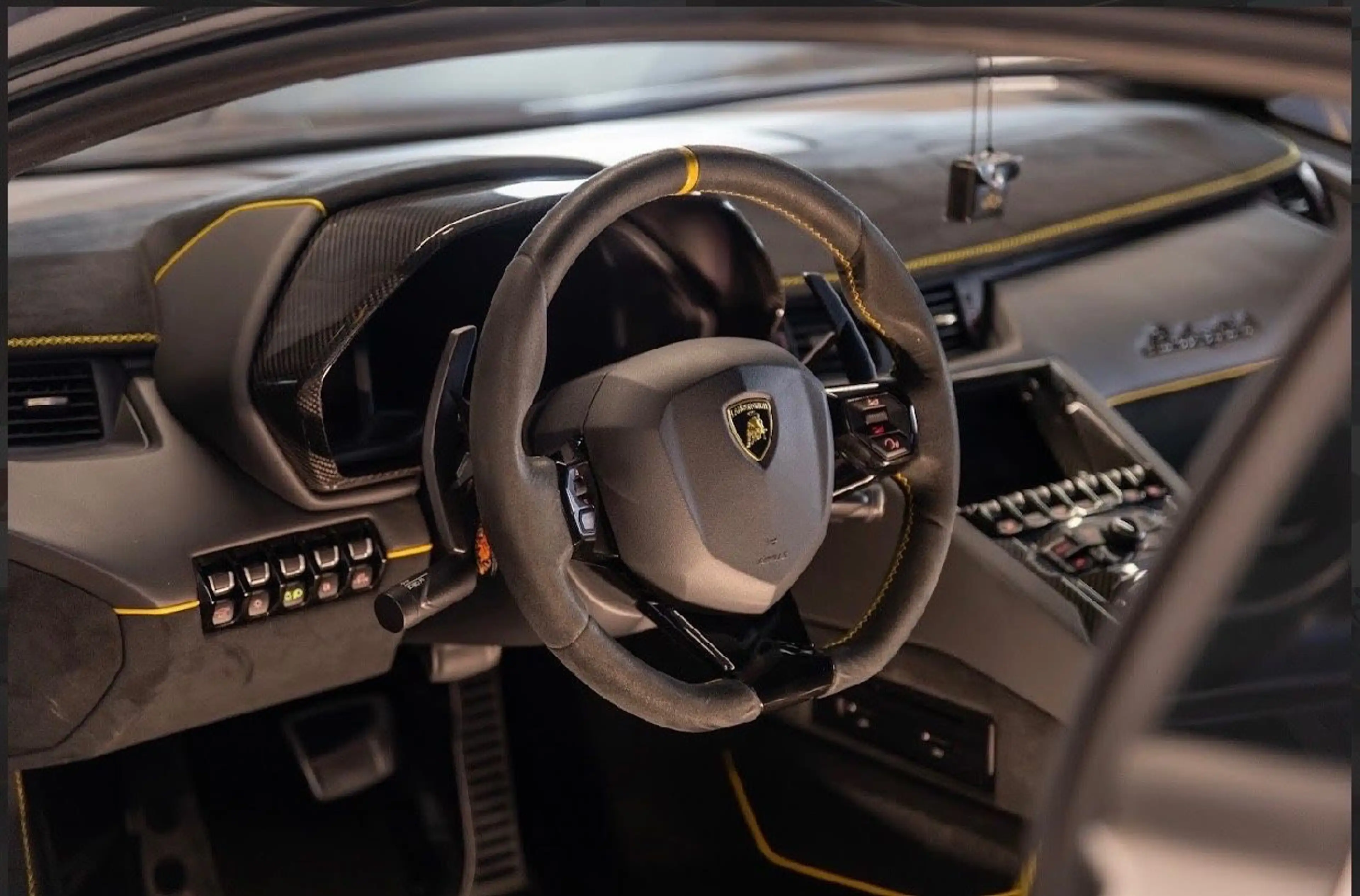 Lamborghini Aventador SVJ — photo 2
