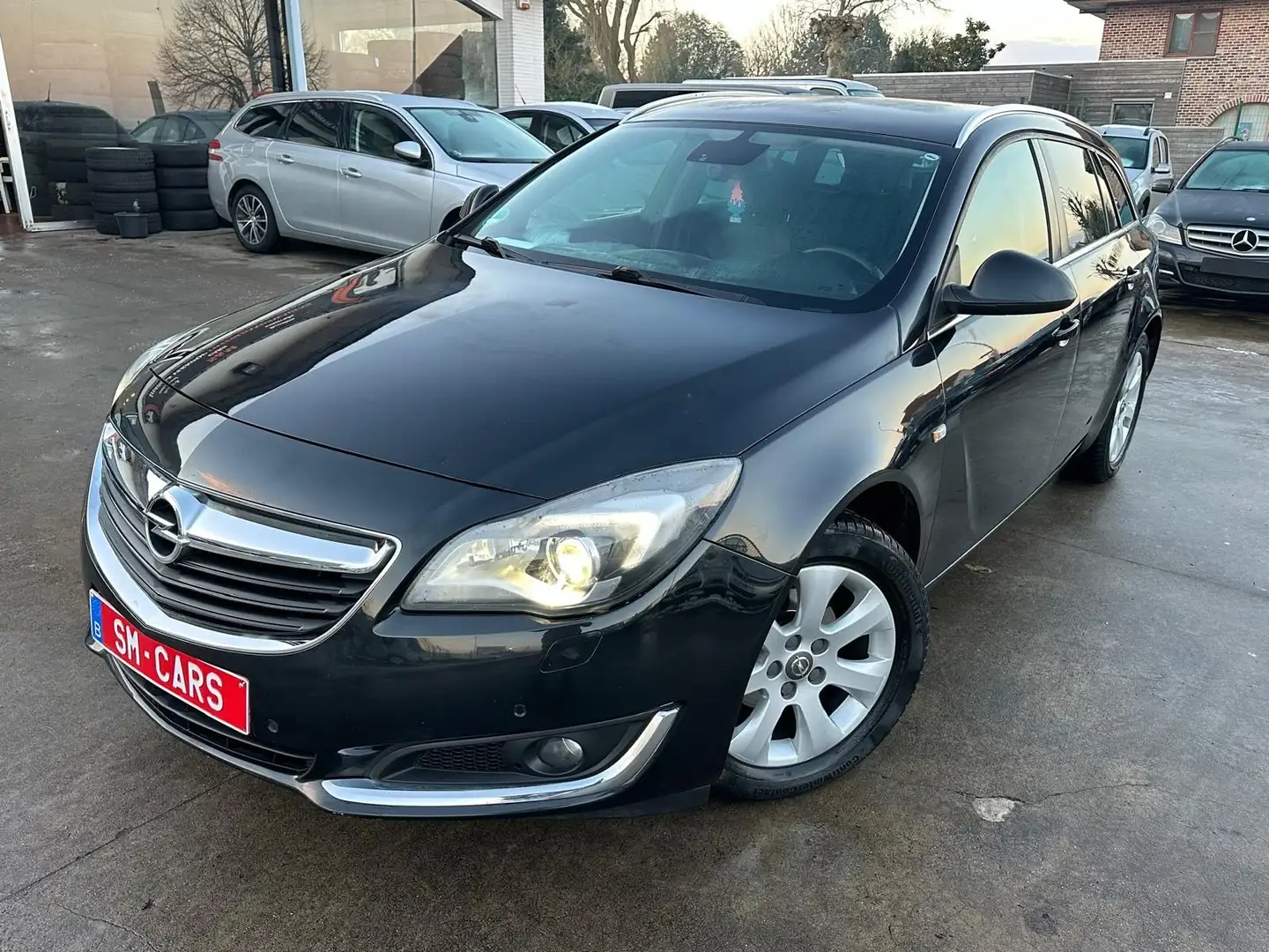 Opel Insignia 1.6 CDTI Sports Tourer Start/Stop Business Edition Noir - 2