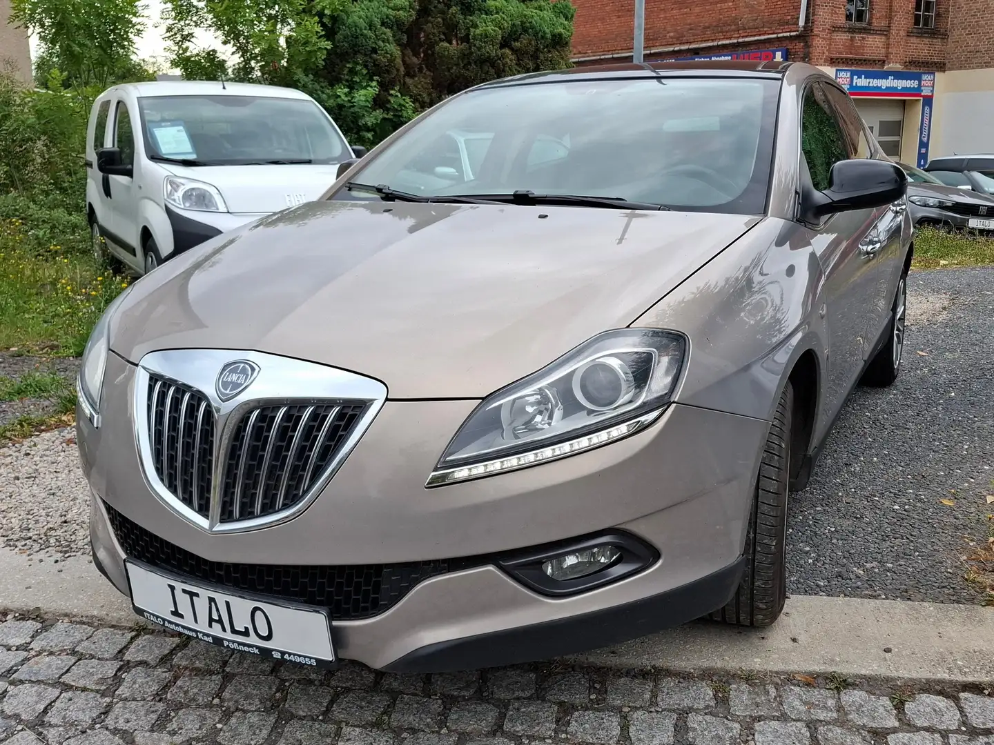 Lancia Delta 1.6 Multijet 16v DFN6 Oro Gold - 2