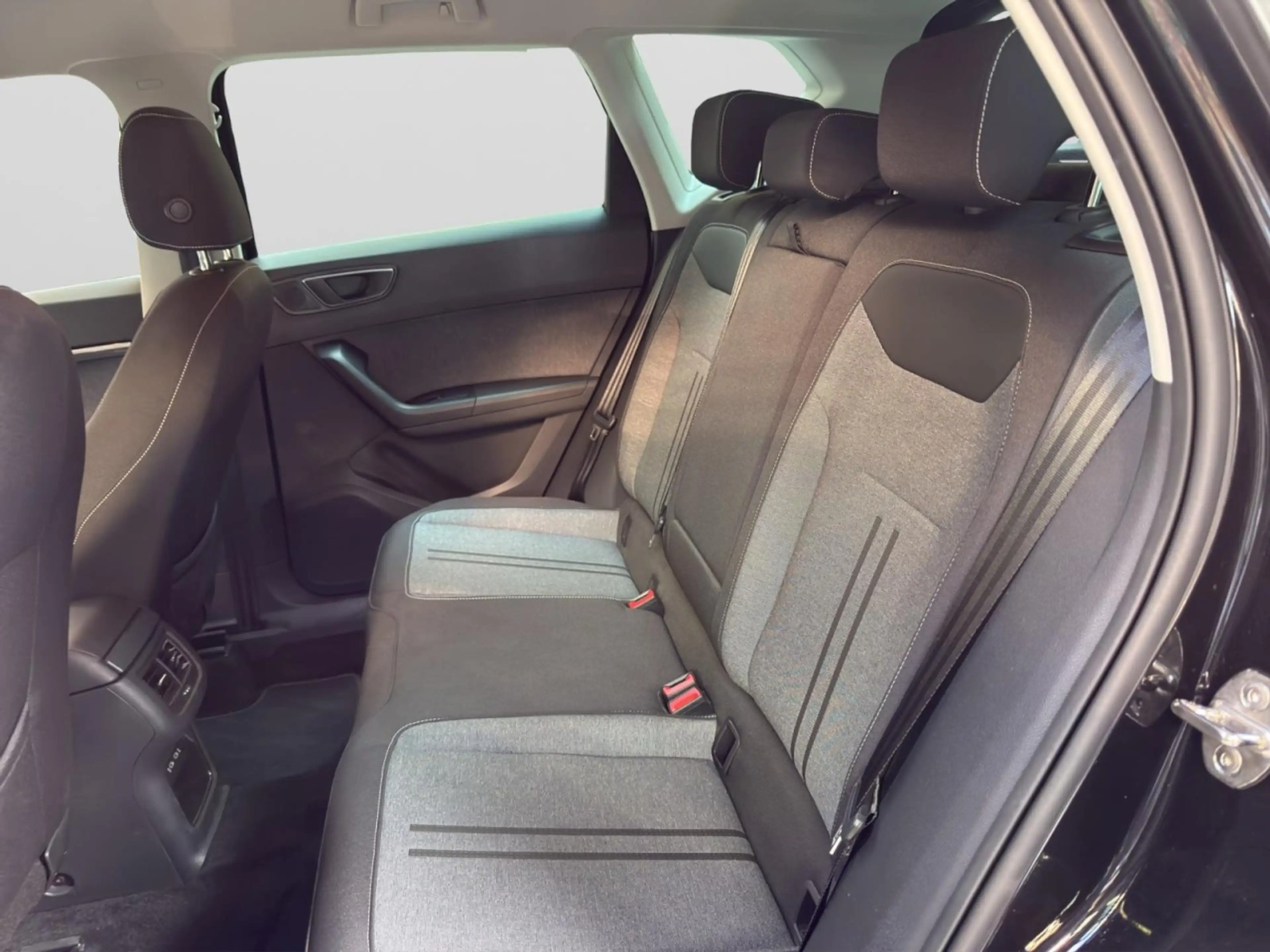 SEAT Ateca Style 1.5 TSI AHK, LED, Navi, SHZ Klima Navi — photo 14